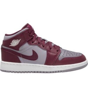 🏀 Jordan one sneaker